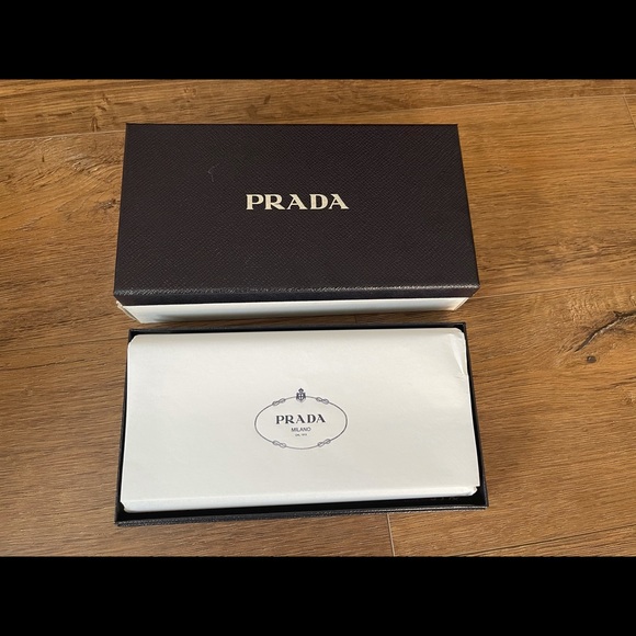 PRADA-AUTHENTIC (NWT) Large Black Saffiano Leather Zip Around Wallet - Picture 7 of 15